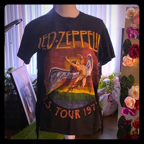 Tops - Vintage Rocker Tee Shirt